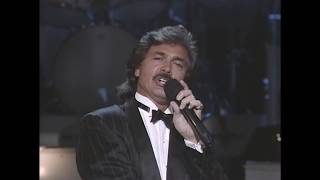 Engelbert Humperdinck  quotHow Do I Stop Loving Youquot amp quotOne Worldquot 1988  MDA Telethon [upl. by Dorella]