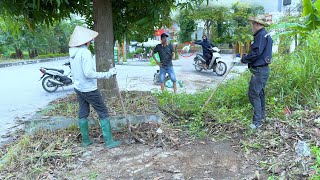 The actions of the woman and man surprised us while cleaning up on the sidewalk [upl. by Klement258]