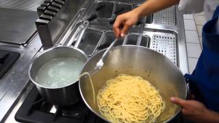 How to make Spaghetti con Colatura di Alici [upl. by Vachel]