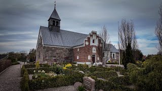 Fausing Kirke Romansk Kirke Middelalderkirke Danmarks Kirker [upl. by Eilloh]