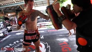 World Muay Thai Champion Pad Work Lamsongkram Chuwattana [upl. by Fronnia]