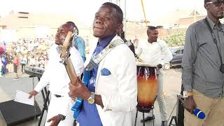 Solomon Mkubwa Mfalme wa Amani live Performance in Congo [upl. by Nahtannoj]