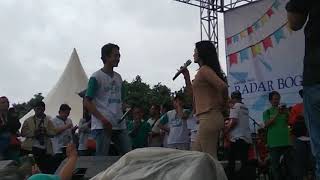 Iis dahlia singing india song quotTum Hi Hoquotditemenin seorang anak muda [upl. by Chadburn]