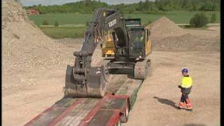 How to load a Volvo Crawler Excavator on a truck Part 15 of 15 [upl. by Ahsemot]