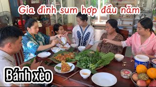 Gia Đình Sum Hợp Đầu Năm Ăn Bánh Xèo Miền Tây  Em Gái Quê [upl. by Annavaj127]