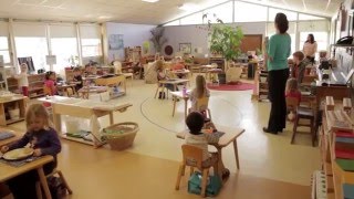 Un día en un aula Montessori [upl. by Warfeld621]