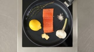 Lachs richtig braten  Die Fischexperten von Deutsche See machens vor [upl. by Anilek355]