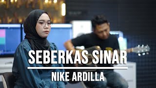 SEBERKAS SINAR  NIKE ARDILLA  LIVE ACOUSTIC COVER BY REGITA ECHA [upl. by Nevanod]