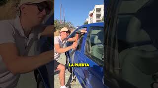 ¡Salvaron a este perro de la muerte en ese coche 🐕😱 [upl. by Llehcear]