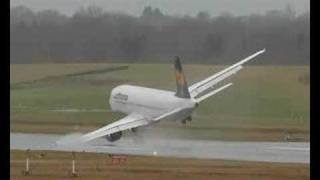 Wingstrike pictures A320 Lufthansa in Hamburg [upl. by Attenwad]