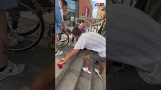 Así tienen que subir las escaleras en la estación de Sant Vicent de Calders Un mes sin ascensor [upl. by Gisella]