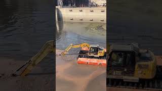 Have you ever seen the excavator walking in the mud field floating amphibiousexcavator rental [upl. by Dinnage803]