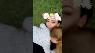 Emilee hembrow snaps with daughter [upl. by Eenobe3]