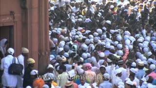 Chaos theory dispelled dispersing after Namaz at Jama Masjid on Id ul fitr [upl. by Lucrece287]