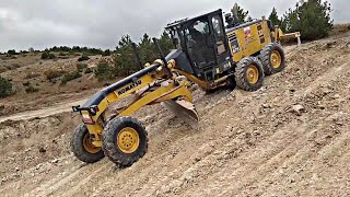 OPERATOR FAİLS😅KOMATSU GD675 BİR TÜRLÜ ÇIKAMIYOR [upl. by Stanislas396]