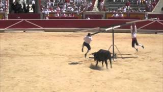 Bull acrobatics Recortes Pamplona 2009 [upl. by Rovert]