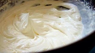 Hướng dẫn đánh bông kem tươi  whipped cream  kem trang trí  ChiChi Nguyễn [upl. by Sancho]