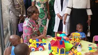 La Première Dame du Gabon visite lHôpital Mèreenfant de Bingerville [upl. by Jakob121]