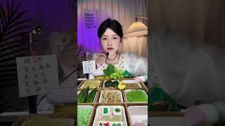 Eating with an expressionless face chewsound foodsharing novicelivebroadcast foodiedaily [upl. by Drareg]