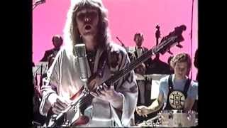 Steve Howe amp Chris Squire Old Grey Whistle Test 1975 Part 1 of 2 [upl. by Ruon]