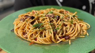 Espaguetis con aceitunas y tomates cherry deshidratados [upl. by Spohr780]