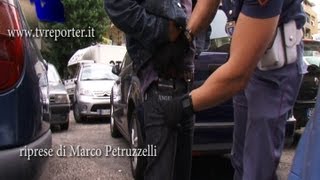 VOLANTE 113 TENTA RAPINA CON UN COLTELLO IN UNA FARMACIA ARRESTATO [upl. by Essie162]