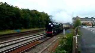 35028 Clan Line runs passed Farnborough [upl. by Sayres]