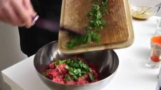 Le Steak Tartare de Maxime [upl. by Adyahs958]