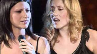 Lara Fabian et Laura Pausini  La solitudine Dolce Italia 22082002 HQ [upl. by Noloc]