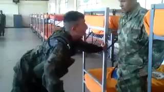 Asi te tratan en el Ejército Nacional [upl. by Eittel]