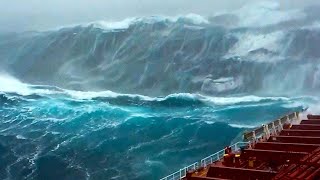 TOP 10 BARCOS AZOTADOS POR OLAS MONSTRUOSAS [upl. by Nylcsoj]