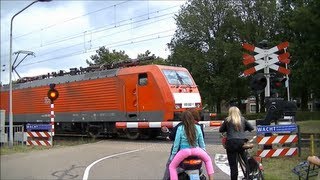 Spoorwegovergang Venlo  Dutch railroad crossing [upl. by Magena944]