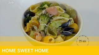 Pasta met broccoli en kip [upl. by Llesram297]