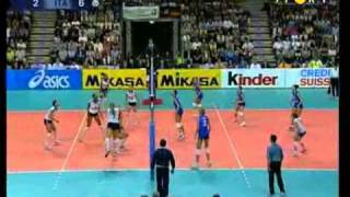 Mondiali Volley 2002  Finale ItaliaUsa 4°Set 12 [upl. by Aigroeg853]