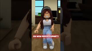 MIA MAMMA NASCONDE UNO STRANO SEGRETO roblox shorts robloxshorts [upl. by Arand636]