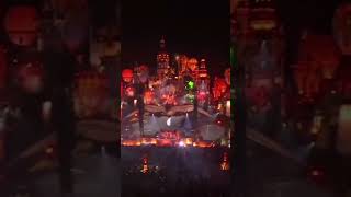 Steve Aoki pincha la clásica balada ‘La gata bajo la lluvia’ en el Tomorrowland 2023 [upl. by Kcirdahc]