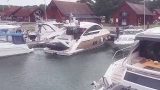 Fairline Targa 50 lämnar Utö Gästhamn [upl. by Xanthus875]