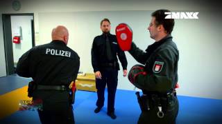 Steven Gätjen bei der Akademie der Polizei Hamburg [upl. by Ojillek]