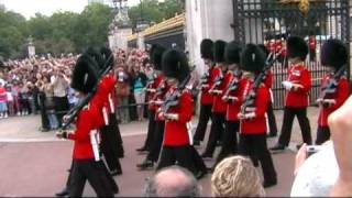 Wisseling wacht Buckingham Palace Londen [upl. by Servetnick454]