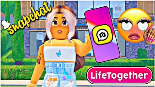 THERE IS SNAPCHAT IN ROBLOX “LIFETOGETHER”  ROBLOX ​⁠mlaylaroblox [upl. by Akimahc]