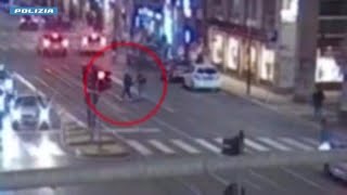 Portafogli rubato a Milano così segue la turista in via Vitruvio ma non sa che la polizia segue lui [upl. by Kawasaki]