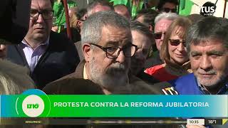 Manifestación frente a la legislatura contra la Reforma Jubilatoria [upl. by Atekin888]