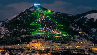 Acceso a Gubbio lalbero di Natale più grande del mondo [upl. by Novy]