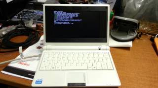 Debian stable su asus eeepc 701 [upl. by Ttihw]