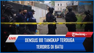 🔴LIVE Densus 88 Tangkap Terduga Teroris di Batu Rumah Masih Dijaga Ketat [upl. by Anivlis]