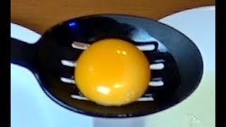 4 simple ways to separate egg yolks [upl. by Kassandra]