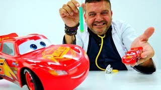 Rayo McQueen se volvió pequeño Juegos coches para niños [upl. by Kenison]