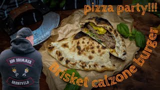 Brisket calzone burger in de barbecue ofwel pizza time [upl. by Nodyl833]