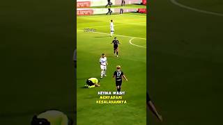 Ketika wasit menyadari kesalahan nya 😣  football wasit wasitworthit referee ball [upl. by Kamin]