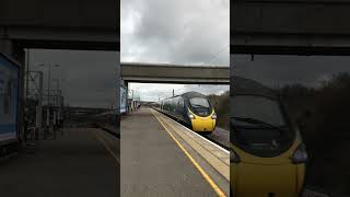 Avanti West Coast Pendolino flying through Milton Keynes Central [upl. by Elocon]